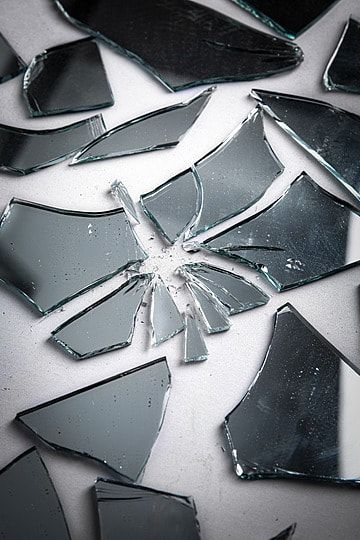 glass crack,crack,creativity,abstract art,mirror powerpoint Cracked Mirror Reference, Cracked Mirror Art, Broken Background, Mirror Shards, Creativity Wallpaper, Cracked Mirror, Art Environment, Glass Shards, White Camera