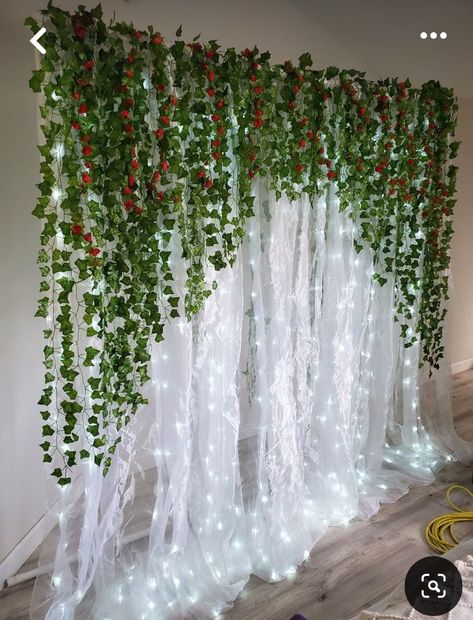 Vine Backdrop, Diy Party Backdrop, Curtains Backdrop, Indian Baby Shower Decorations, Ganpati Decoration Theme, Indian Baby Showers, Ganpati Decoration At Home, Photo Backdrop Wedding, Gold Backdrop