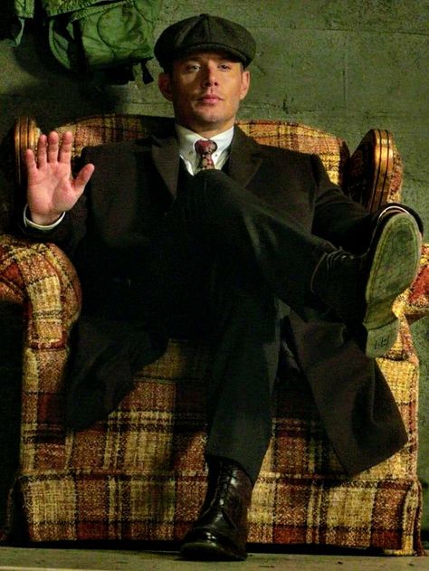 Those boots....so nice. Oh wait, Michael!Dean, hot...so,hot.  Better? Lol Supernatural Villains, Michael Supernatural, Michael Dean, Men Attire, Supernatural Tumblr, Eric Kripke, Supernatural Dean Winchester, Tv Supernatural, Supernatural Dean