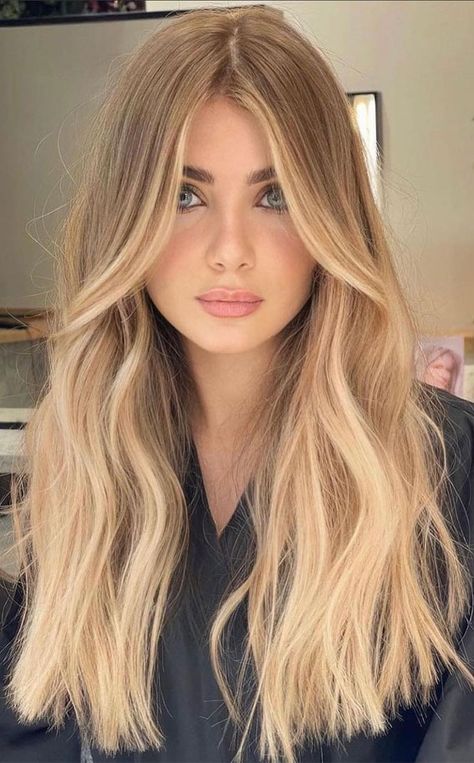 40 Hair Colour Ideas That You Should Try in 2022 : Champagne Silk Blonde with Waves Biscuit Blonde, Amber Hair Colors, Hair Colors To Try, New Hair Color Trends, Hair Colour Ideas, Champagne Blonde, Brown Hair With Blonde Highlights, Beautiful Hair Color, Top Hairstyles