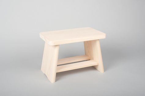 Japanese Hinoki bath stool. Hinoki wood is highly water resistant and can withstand humidity. It is also bacteria-resistant and  naturally prevents mildew Sauna Dimensions, Hinoki Bath Stool, Japanese Cedar, Japanese Bathroom, Traditional Bath, Bath Stool, Japanese Bath, Hinoki Wood, Bathroom Stool