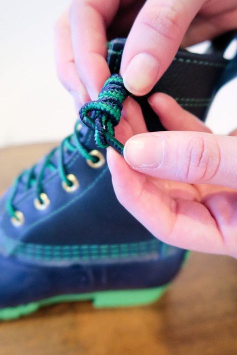 How To Tie Laces, Tree Farm Photo Shoot, Christmas Tree Farm Photo Shoot, Ways To Tie Shoelaces, Carly The Prepster, Christmas Tree Farm Photos, How To Lace Converse, How To Tie Shoes, Boot Laces