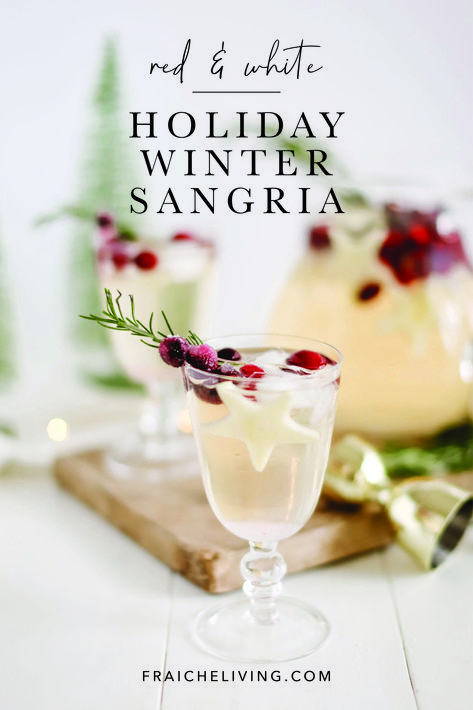 Holiday Winter Sangria, Wine Based Christmas Drinks, Winter White Sangria Recipe, Winter White Wine Sangria, White Wine Christmas Drink, Sparkling Wine Christmas Cocktail, Snow Globe Sangria, Winter Spritzer Drinks, White Wine Christmas Sangria