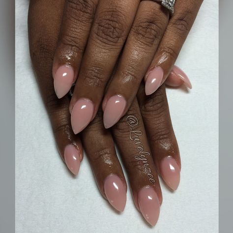 Almond Pointy Acrylic Nails, Short Pointed Acrylic Nails, Pinky Nude Nails Almond, Nude Acrylic Nails Almond, Short Stilleto Nails Almond, Short Nude Almond Nails, Almond Short Nails Design, Short Pointy Nails Almond, Natural Almond Acrylic Nails