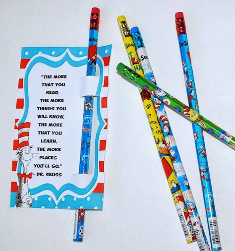 Dr Seuss Treats, Doctor Suess Classroom, Dr Seuss Classroom Theme, Dr Seuss Gifts, Dr Seuss Classroom, Dr Seuss Activities, Dr Seuss Crafts, Seuss Classroom, Seuss Crafts