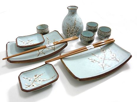 Sushi Ceramics, Sushi Plate Set, Beautiful Dinnerware, Sushi Plates, Green Plum, Japanese Plates, Japanese Tea Set, Sushi Set, Sushi Plate