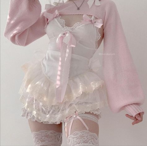 Low Quality Pics, Simpul Dasi, Cutesy Outfit, Kawaii Outfit Ideas, Leg Garter, Kawaii Fashion Outfits, Soft Clothes, Swaggy Outfits, Pink Outfits