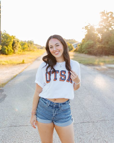 Second session with @maddieesqui and I loved every second of it💙🧡 #houston #houstonphotographer #tomball #woodlands #texas #texasphotographer #texasphotography #houstontx #houstonphotographystudio #houstonphoto #seniorsunday #senior #seniorpictures #seniorportraits #seniorszn #seniorphotos #photography #photographer #collegetees #collegeteephotoshoot #gradphotos Texas Photography, College Tees, Houston Photography, Grad Photos, July 11, Senior Photos, Senior Portraits, Houston Tx, Senior Pictures