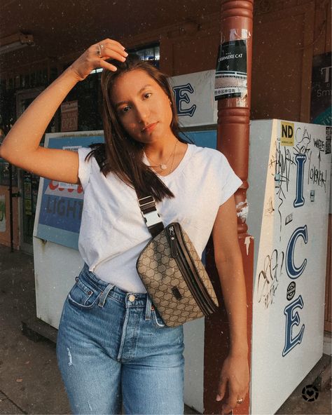 Gucci Bumbag, Fannypack Outfits, Fanny Pack Outfit, Gucci Fanny Pack, Belt Bag Outfit, Paris Outfits, Brown Belt, Fashion Board, Office Style