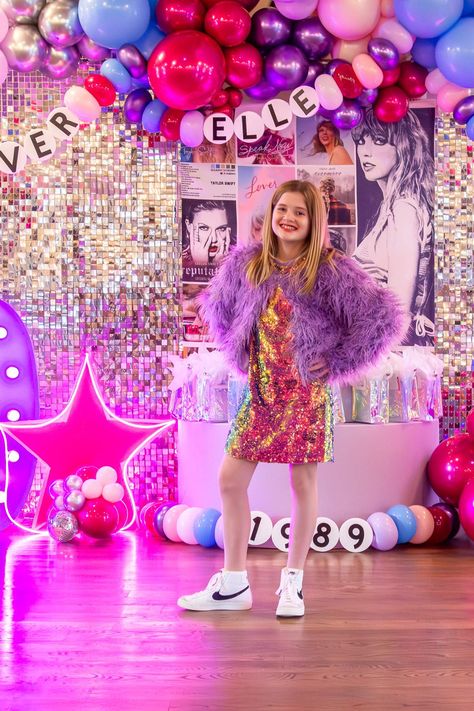 Taylor Swift Birthday Outfit Kids, Swift Birthday Party, Taylor Swift 6th Birthday, Taylor Swift Kids Party, Taylor Swift Birthday Party Ideas Kids, Taylor Swift Party Ideas, Birthday Taylor Swift, Taylor Swift Birthday Party, Swiftie Party