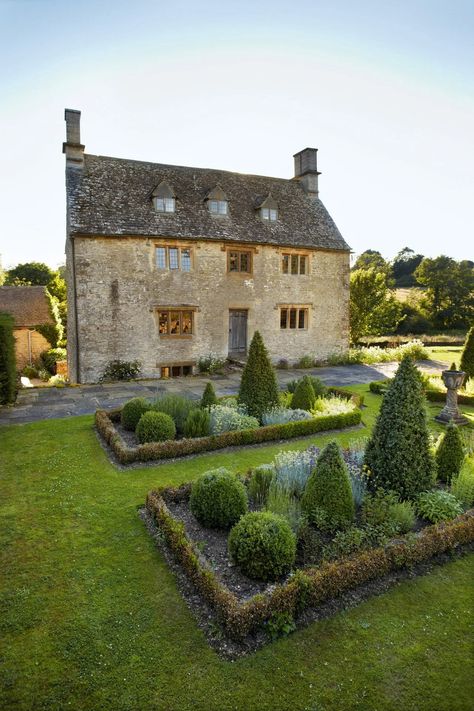 How to design an English country garden (with ample inspiration from the House & Garden archive) | House & Garden English Country House Garden, English Cottage Garden Design, English Garden Design, English Country Cottage, Estate Garden, Cottage Garden Design, English Country Gardens, English Cottage Garden, Sense Of Place