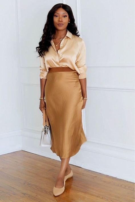 Satin Skirt Outfit Casual, Satin Skirt Outfit Classy, Silk Top Outfit, Fall Work Wear, Silk Skirt Outfit, Satin Skirts, Satin Skirt Outfit, Skirt Silk, Work Wear Outfits