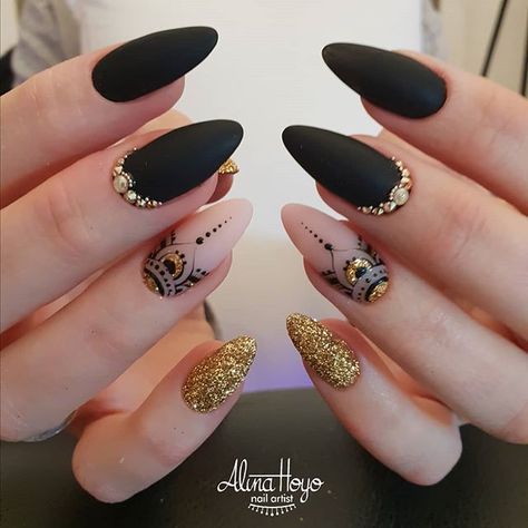 Ring Finger Design, Black Nail Art, Fingers Design, Super Nails, Ideas Nails, Trendy Nail Design, Hot Nails, Silver Art, Matte Nails