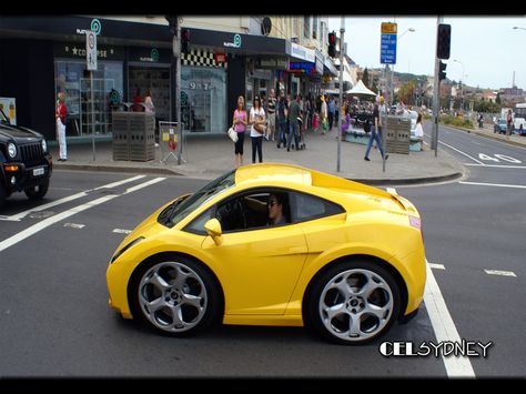 Mini Lamborghini Gallardo Stanky Leg, Smart Car Body Kits, Kangoo Camper, Microcar, Tiny Cars, Weird Cars, Smart Car, Lamborghini Huracan, Futuristic Cars