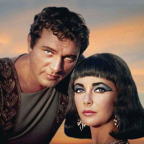 Elizabeth Taylor and Richard Burton in "Cleopatra" (1963) Liz Taylor Richard Burton, Richard Burton Elizabeth Taylor, Burton And Taylor, Elizabeth Taylor Cleopatra, Richard Burton, Violet Eyes, Hooray For Hollywood, Classic Movie Stars, Hollywood Icons