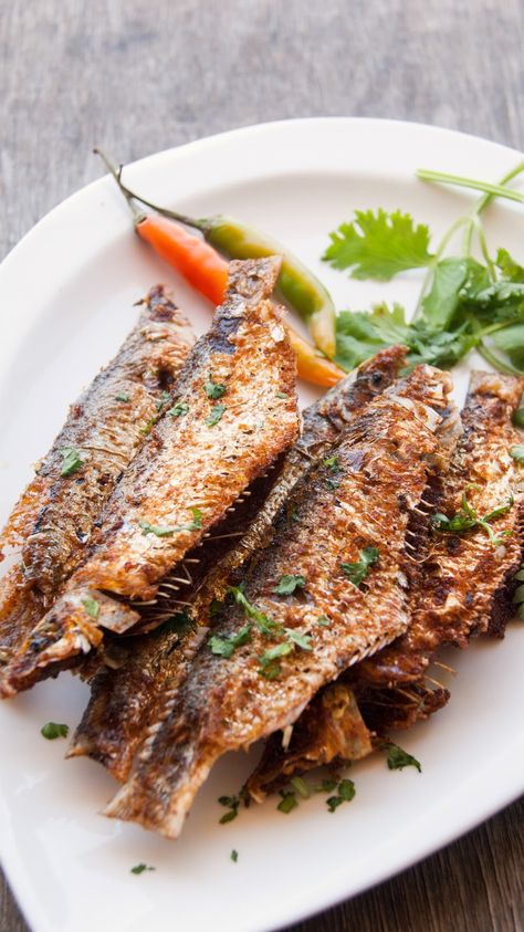 Fried Sardines, Sardine Recipes, Spice Mix, Grilled Fish, Steamed Rice, Chicken Dishes Recipes, Calamari, Fish Dishes, Seafood Dishes