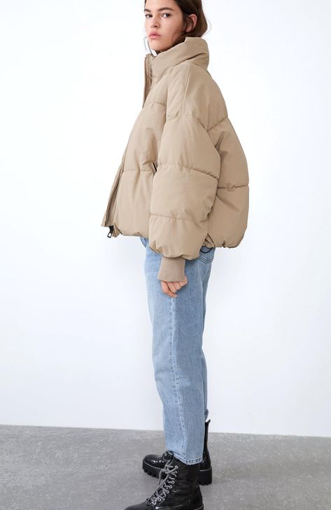 Puffer Jacket Outfit, Oversized Puffer Jacket, Camila Morrone, Trendy Jackets, 90's Fashion, Mode Ootd, Casual Winter Outfits, Mode Streetwear, Winter Fashion Outfits