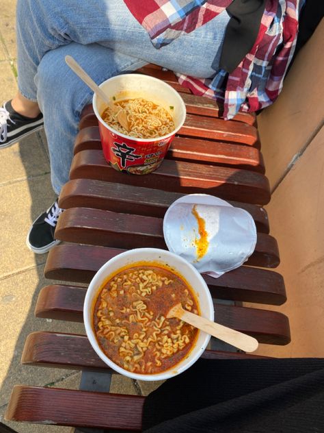 Sometimes u just need a hot cup of ramen noodles 👑😊✅ Ramen Cup Noodles, Cup Of Ramen, Samyang Buldak, Ramen Cup, Korean Stir Fry, Cup Ramen, Chicken Ramen, Spicy Ramen, Cup Noodles