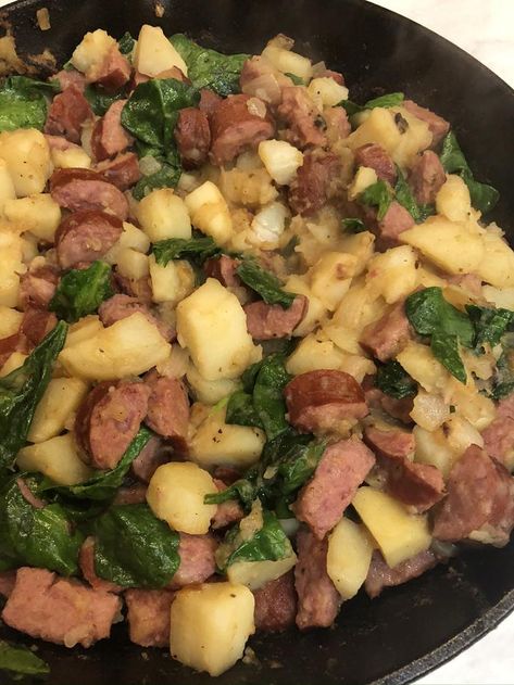 Potato Kielbasa Spinach Skillet Dinner Potato Kielbasa Skillet, Potato Kielbasa, Spinach And Potato Recipes, Kabasa Recipes, Sausage Skillet Recipe, Sausage And Potatoes Skillet, How To Cook Kielbasa, Kielbasa And Potatoes, Gluten Free Meatballs