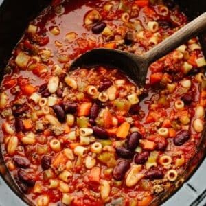 Slow Cooker Pasta e Fagioli Soup - The Recipe Critic Slow Cooker Pasta Fagioli, Pasta Fagioli Recipe, Pasta E Fagioli Soup, Fagioli Soup, Slow Cooker Turkey Breast, Slow Cooker Dinner Recipes, Winter Soup Recipe, Slow Cooker Pasta, Pasta Fagioli