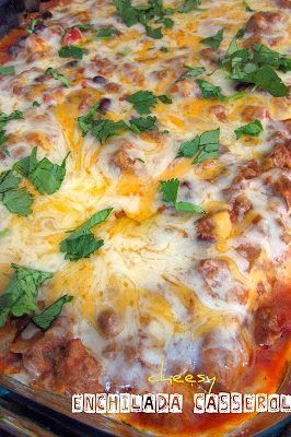 Loaded Nacho Casserole / Six Sisters' Stuff | Six Sisters' Stuff Cheesy Enchilada Casserole, Casserole Enchilada, Cheesy Enchiladas, Six Sisters, Diner Recept, Beef Enchiladas, Enchilada Casserole, Think Food, Latin Food