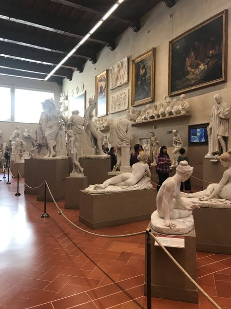 Italy Presentation, Accademia Gallery Florence, Florence Shopping, Italy Museum, Accademia Gallery, Pitti Palace, Crowded House, Florence City, Visit Florence