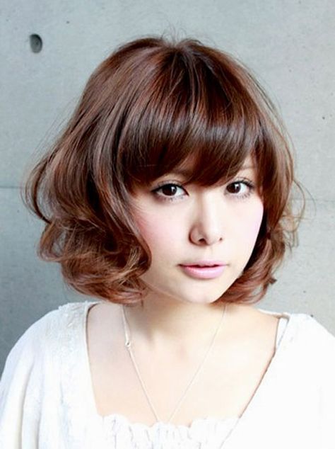 Short hair for round faces Cute Short Curly Hairstyles, Trendy We Fryzurach, French Bob, Korean Short Hair, Thick Wavy Hair, Girls Short Haircuts, Asian Short Hair, Hair Styles 2014, Haircuts For Wavy Hair