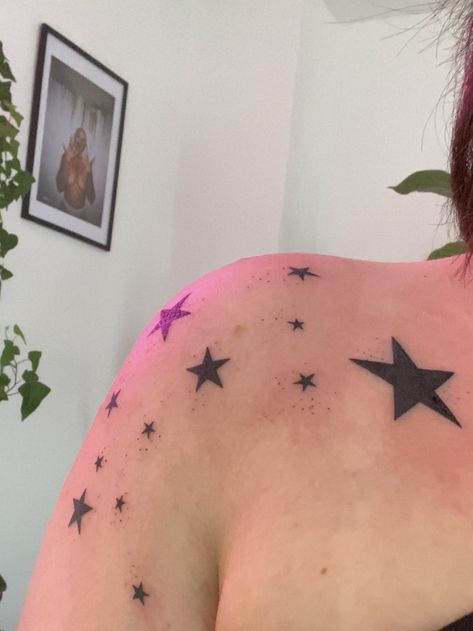 stars star tattoo on shoulder cute tattoos tattoo idea korean tattoo Star Tattoos Shoulder, Stars Tattoo Arm, Stars On Shoulder Tattoo, Star Tattoo Shoulder, Star Arm Tattoo, Star Shoulder Tattoo, Star Chest Tattoo, Tattoo Ideas Star, Star Tattoo On Shoulder