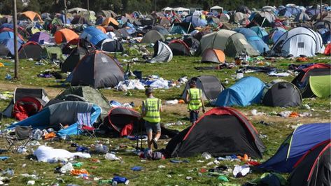 Reading and Leeds 2019: Festival-goers 'should pay tent tax' - BBC News Reading And Leeds Festival, Being Abandoned, Night Meaning, Leeds Festival, Reading Festival, Camping Needs, Glastonbury Festival, Festival Camping, Holiday Events