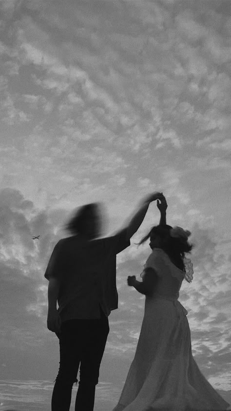 Cute Couple Wallpaper Aesthetic, Couple Wallpaper Aesthetic, Surreal Photos, Cute Couple Wallpaper, Couple Wallpaper, Wallpaper Aesthetic, Aesthetic Pictures, Dancing