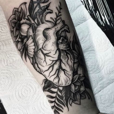 Anatomical Heart With Flowers, Heart Flower Tattoo, Anatomical Tattoos, Wildflowers Tattoo, Heart Tattoos With Names, Heart With Flowers, Anatomical Heart Tattoo, Nurse Tattoo, Tattoo Heart