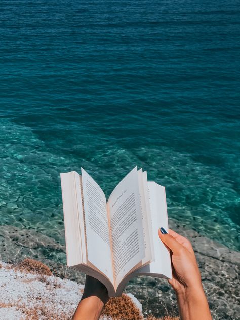 Ocean Book Aesthetic, Summer Book Aesthetic, Blue Beach Aesthetic, Book Beach, Ocean Books, Book Club Parties, Beach Book, Summer Book, Beach Books