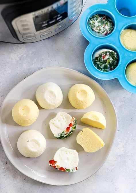 eggwhite and red pepper egg bites (made w/ water, not cream or cottage cheese) Egg White Breakfast Recipes, Egg White Bites, Instant Pot Egg Bites, Eggs Healthy, Egg White Recipes, Breakfast Eggs, Foodie Crush, Eating Eggs, Healthy Instant Pot Recipes