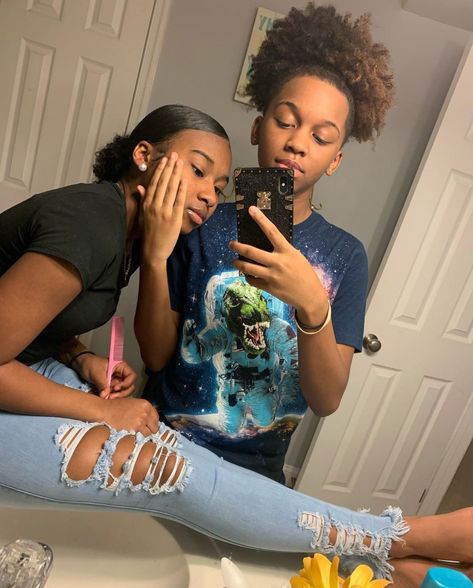 follow : heyitstati01 for more🧸💚 Black Sapphic, Stud And Girlfriend, Stud Fem Couple, Relationship Goals Funny, Dd Osama, Girlfriend Goals, Black Love Couples