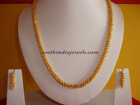 Here is a simple one gram gold jewelry chain design. The chain has matching earrings. Simple, yet elegant design. Chain Designs Gold, Buy Gold Jewelry, Gold Jewelry Simple Necklace, Gold Mangalsutra Designs, Gold Chain Design, Wedding Jewellery Collection, Gold Fashion Necklace, Gold Jewelry Simple, Gold Bangles Design