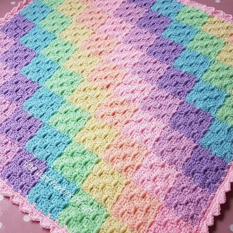 Rainbow Colored Crochet Blanket, Colour Recipe, Crochet Ripple Pattern, Rainbow Baby Blanket, Ripple Pattern, Granny Square Crochet Patterns Free, Patchwork Heart, Crochet Stitches For Blankets, Crochet Afgans