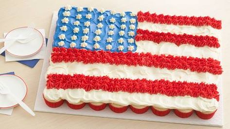 For such a special gathering, I created a festive flag cake that will bring out the patriotic side of every guest...and it tastes really good! Flag Cupcake Cake, Flag Cake Recipe, Betty Crocker Cake Mix, Betty Crocker Cake, Fourth Of July Cakes, Cupcake Flags, Cake Mix Ingredients, Blue Frosting, Flag Cake