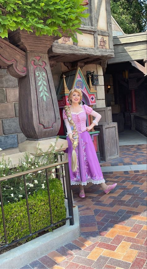 Rapunzel Disney World, Disney Fake Story, Disneyland Rapunzel, Disneyland Princess, Disney World Pictures, Cute Disney Pictures, Disney Photos, Adventures By Disney, Disney Aesthetic