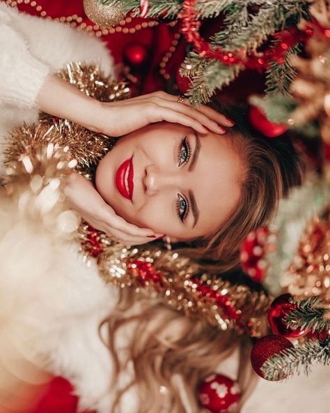 Poetry For Students, Poetry Allama Iqbal, Christmas Light Photography, Christmas Fashion Photography, Christmas Mini Shoot, Allama Iqbal Poetry, New Year Photoshoot, Christmas Poses, Christmas Family Photoshoot