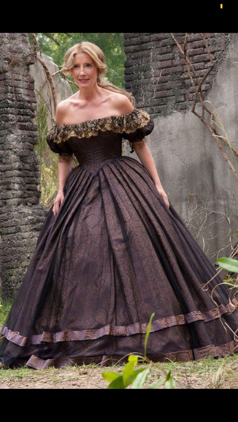 Beautiful Creatures Movie, Royal Core, Royalty Aesthetic, Royal Aesthetic, Emma Thompson, Princess Aesthetic, Historical Dresses, Historical Fashion, Costume Design