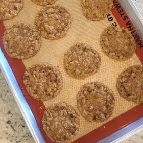 Caramel Oatmeal Cookies, Salted Caramel Oatmeal, Caramel Oatmeal, Basic Cookie Recipe, Kraft Caramel Bits, Salted Caramel Cookies, Strawberry Oatmeal, Basic Cookies, Caramel Bits