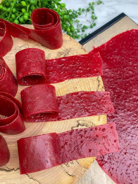 How to Make Cranberry Fruit Leather - GettyStewart.com Strawberry Fruit Leather, Fruit Leather Recipe, Fruit Strips, Cranberry Orange Sauce, Canned Cranberries, Canned Cranberry Sauce, Leftover Cranberry Sauce, Cranberry Fruit, Cranberry Sauce Recipe