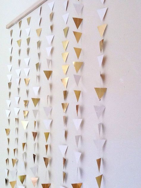 Gold Circle Backdrop, Triangle Backdrop, Backdrop Photobooth, Photobooth Backdrop, Garland Paper, Gold Garland, Circle Backdrop, Backdrop Wall, Garland Backdrops