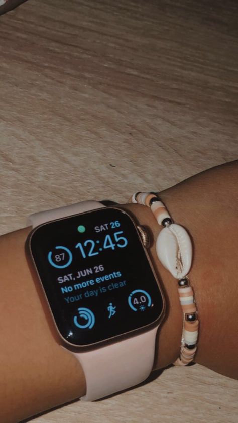 pink:white/beads/bracelet/ watch Apple Watches Aesthetic, Apple Watch Faces Ideas, Preppy Accessories Jewelry, Apple Watch Face Ideas, Apple Watch Inspiration, Apple Watch Ideas, Apple Watch Faces Aesthetic, Aesthetic Apple Watch Wallpaper, Aesthetic Watch Face