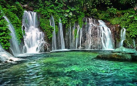 Ciblungan Waterfall located in South Malang district. This Waterfall located between Malang and Lumjanag regency, Ciblungan also called Air Terjun Ciblungan, It still not too popular but the beauty of its waterfalls will make the tourists interested because the water is clear supported with fresh temperature. Malang City, Mount Bromo, Hd Nature Wallpapers, Coban, Nature Wallpapers, Air Terjun, Malang, Tourist Destinations, Nature Wallpaper