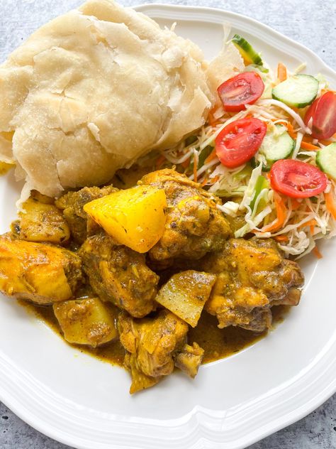 Jamaican Roti Recipe, Chicken Roti Recipe, Chicken Roti, Jamaican Curry Chicken, Jamaican Beef Patties, Curry Chicken And Rice, Jamaican Curry, Jamaican Cuisine, Jamaican Dishes