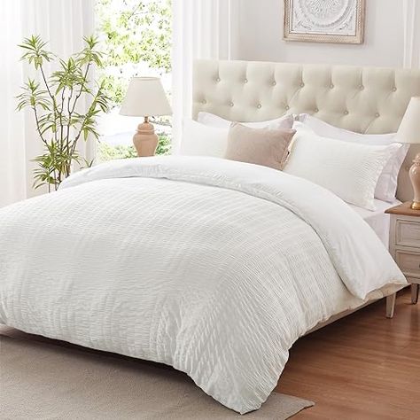 White Bed Covers, Full Size Duvet Cover, Bedding Duvet Covers, White Duvet Cover, White Bed Set, Queen Size Duvet Covers, Best Duvet Covers, King Duvet Cover Sets, Dorm Room Inspiration