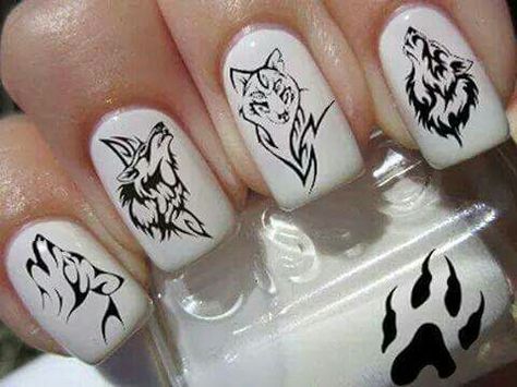 Wolf Nails Designs, Wolf Nail Art, Wolf Nails, Cowgirl Nails, Dog Nail Art, Fox Nails, Animal Nail Art, Cute Halloween Nails, Fancy Nails Designs