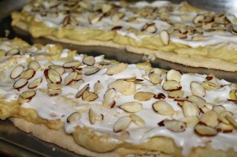 Swedish Almond Pastry, Puff Pastry Coffee Cake, Danish Almond Puff, Almond Danish Puff Pastry, Sugar Plum Cheese Danish Starbucks, Almond Puff Pastry Danish, Almond Breakfast Pastry, Almond Danish Pastry, Almond Kringle Recipe Wisconsin