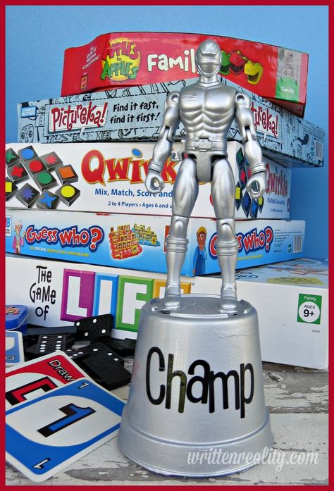 Game Night Trophy, Homemade Trophies, Family Games Night, Student Of The Week, Game Night Parties, Games Night, Family Fun Night, Family Fun Games, Family Movie Night